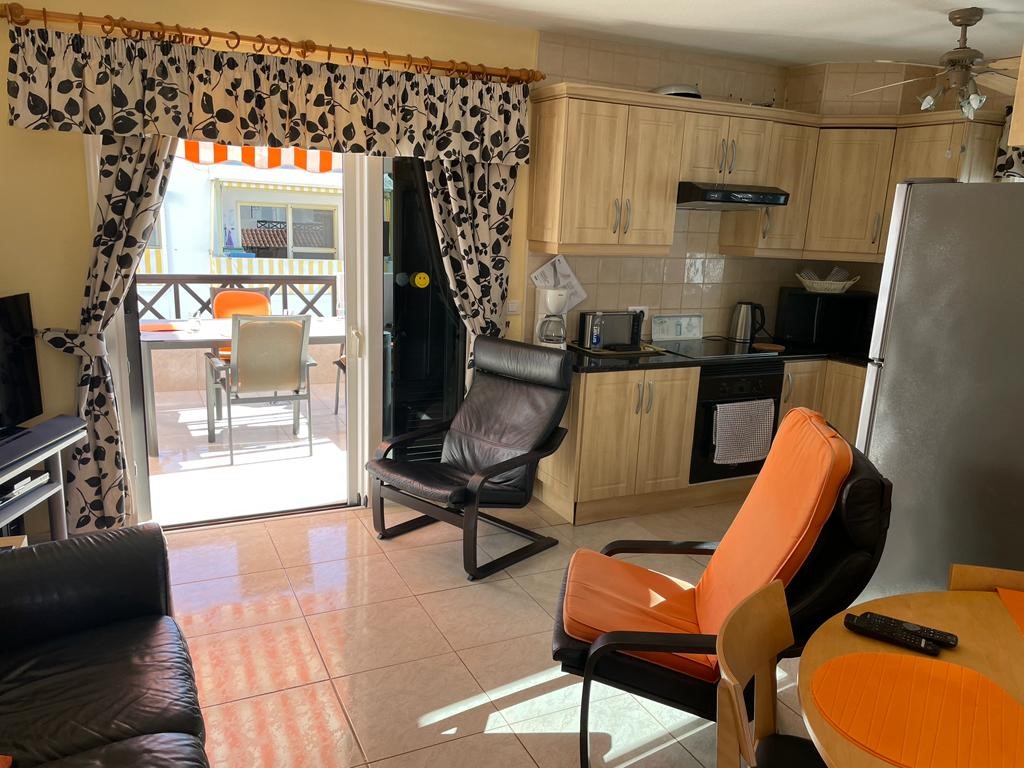 20A3 Lounge & Kitchen