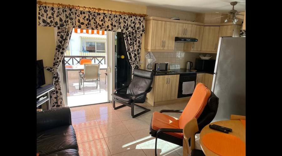 20A3 Lounge & Kitchen