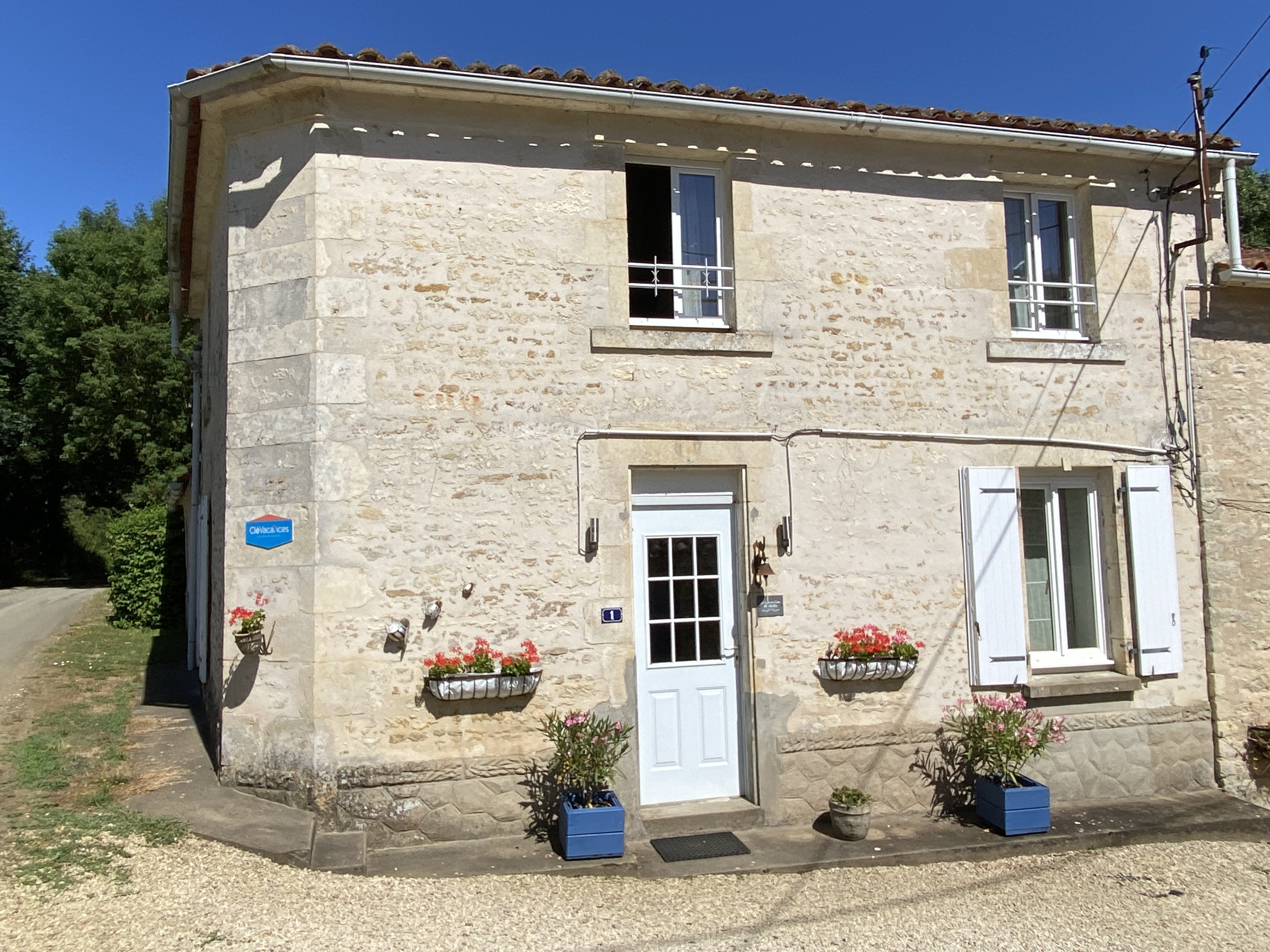Gite front