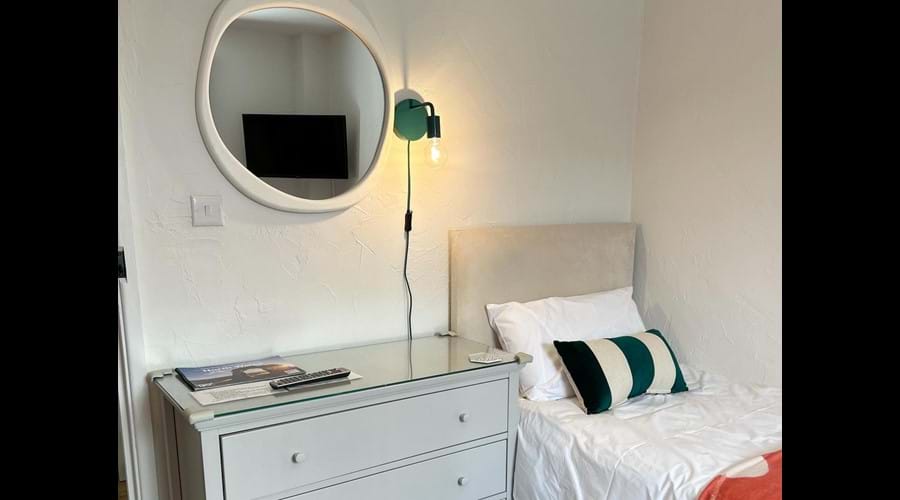 Twin bedroom (ground floor)