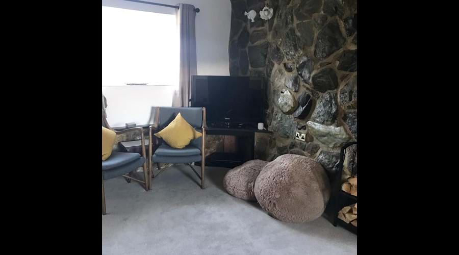 Lounge with Freesat, Chromecast and DVD player