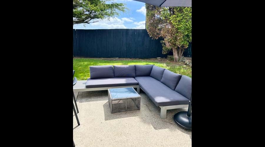 Enclosed rear garden (patio furniture available to use April-September)