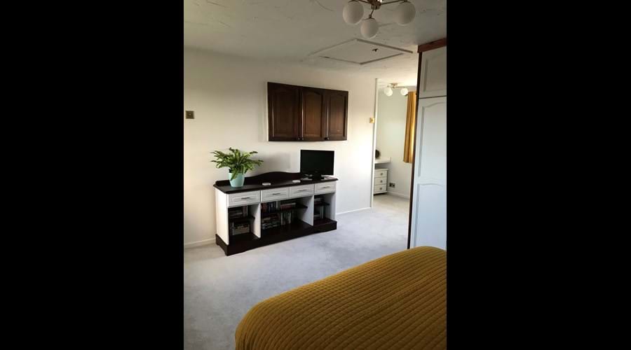 Double bedroom (upstairs)