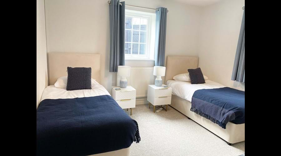Twin bedroom (ground floor)