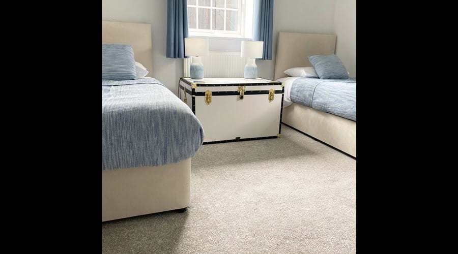 Twin bedroom (ground floor)
