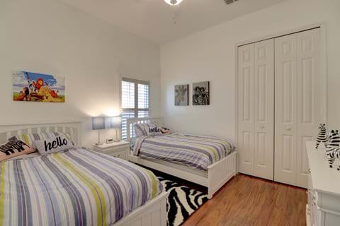 Twin Bedroom 5 (showing stripe duvet cover - Themed covers available)