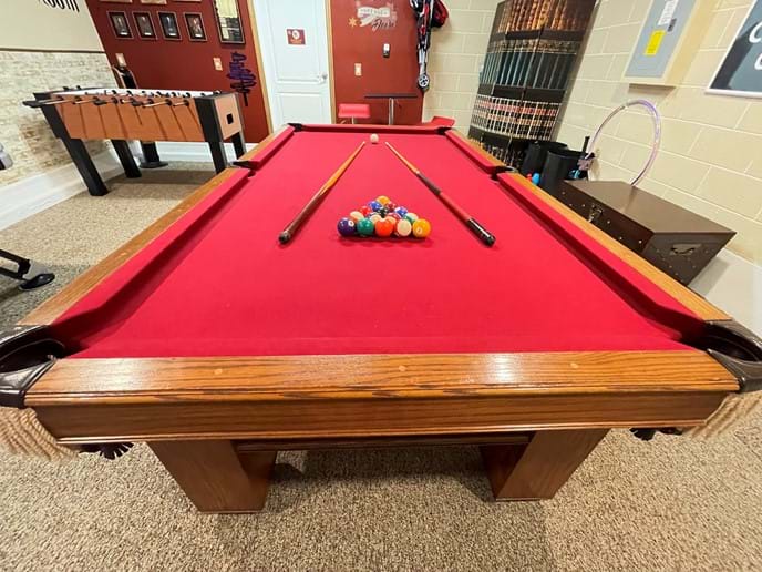 NEW 2021 Refelted 8ft Pool Table NEW 2021 Refelted 8ft Pool Table