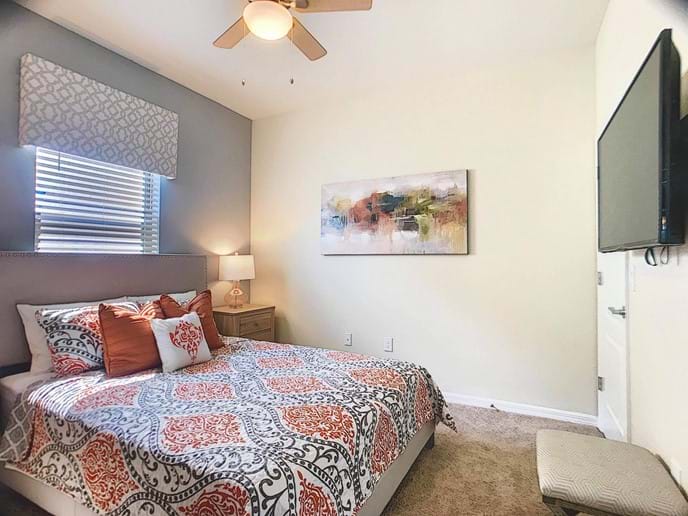 Lower Queen with access to ensuite Lower Queen with access to ensuite