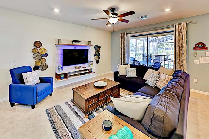 Snuggle in this comfy Family Room or play a game with the family Snuggle in this comfy Family Room or play a game with the family