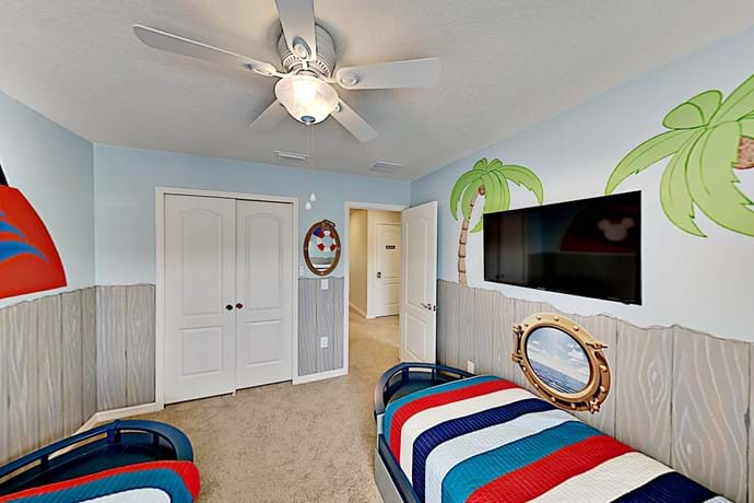 Roku TV & ceiling fan Roku TV & ceiling fan