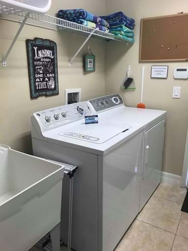 Laundry Room - washer & dryer for guests to use & Pool Towels Laundry Room - washer & dryer for guests to use & Pool Towels