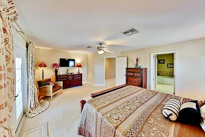 Huge Main Master Suite with large LED TV Huge Main Master Suite with large LED TV