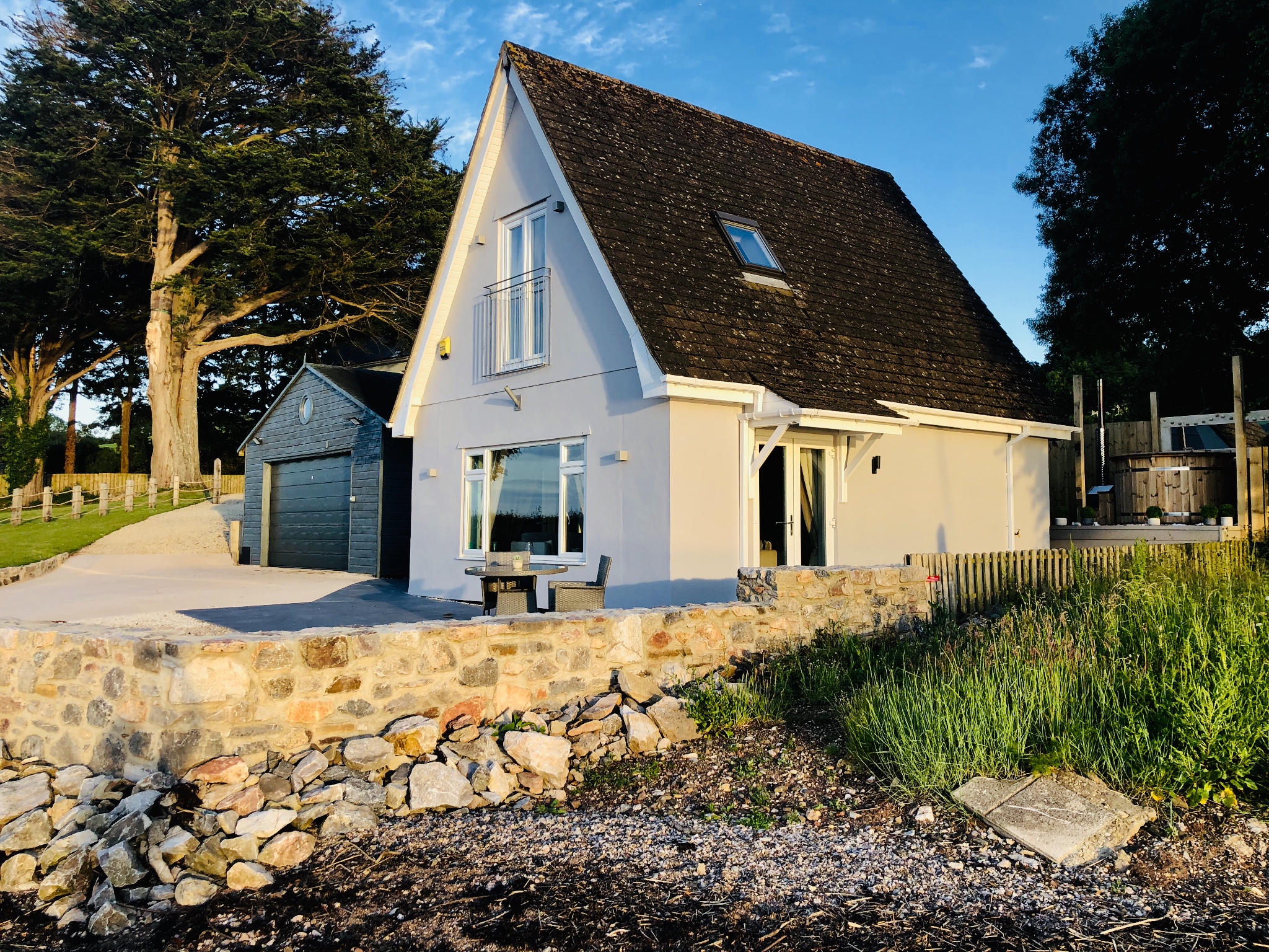 Idyllic Devon waterside property with private hot tub Tidelands Boathouse