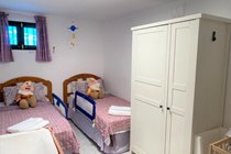 Bed 4 nursery + cot