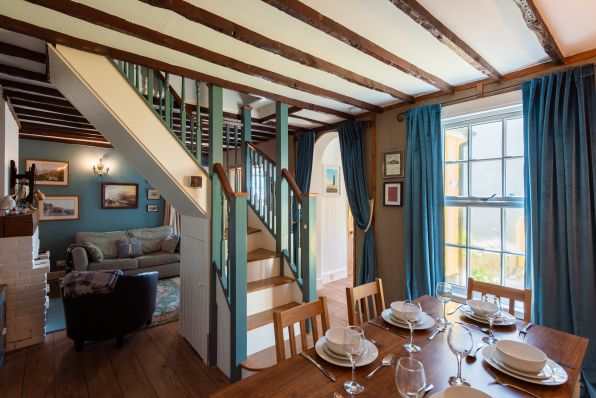 Little yellow cottage dining