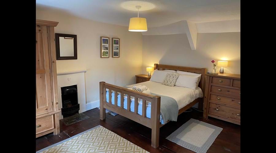 Spacious upstairs double bedroom