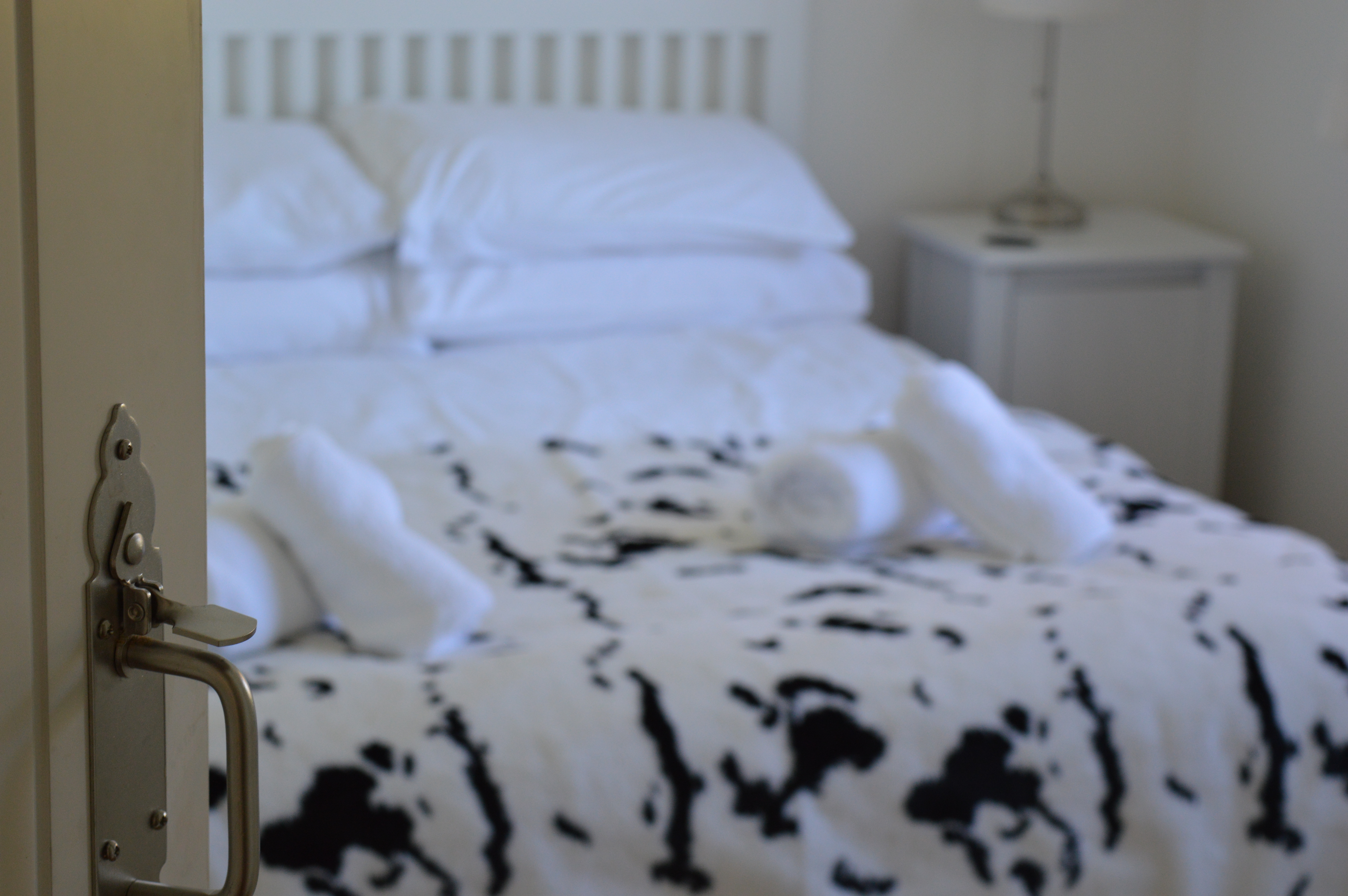 Second double bedroom on ground floor with standard size double bed