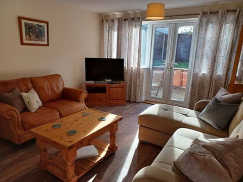 Living room with access to the garden