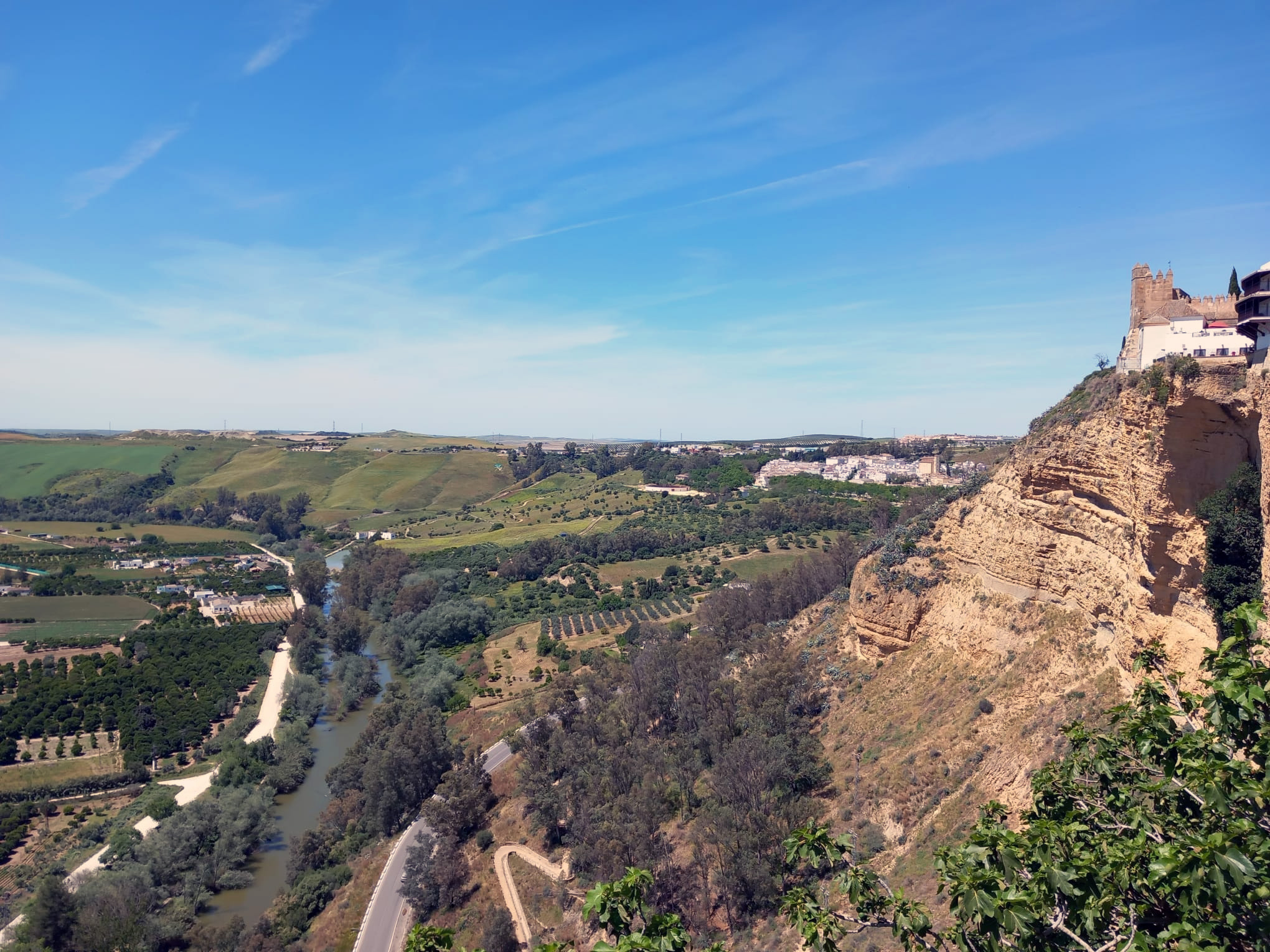 Castle_view_from_private_terrace_casa_vista_castillo_arcos_de_la_frontera