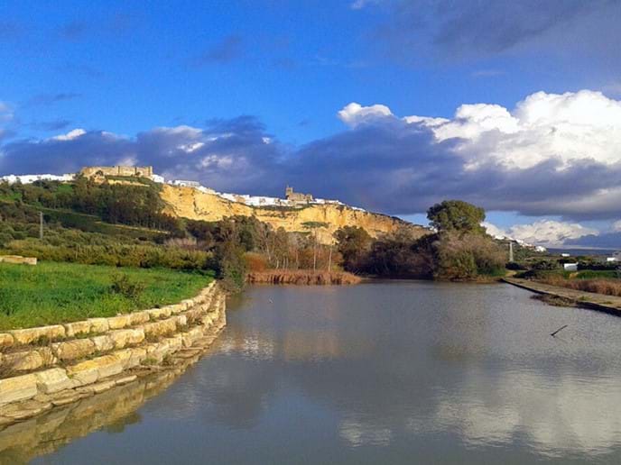 Views up to the historic quarter and to Casa Vista Castillo at Arcos de la Frontera Photo