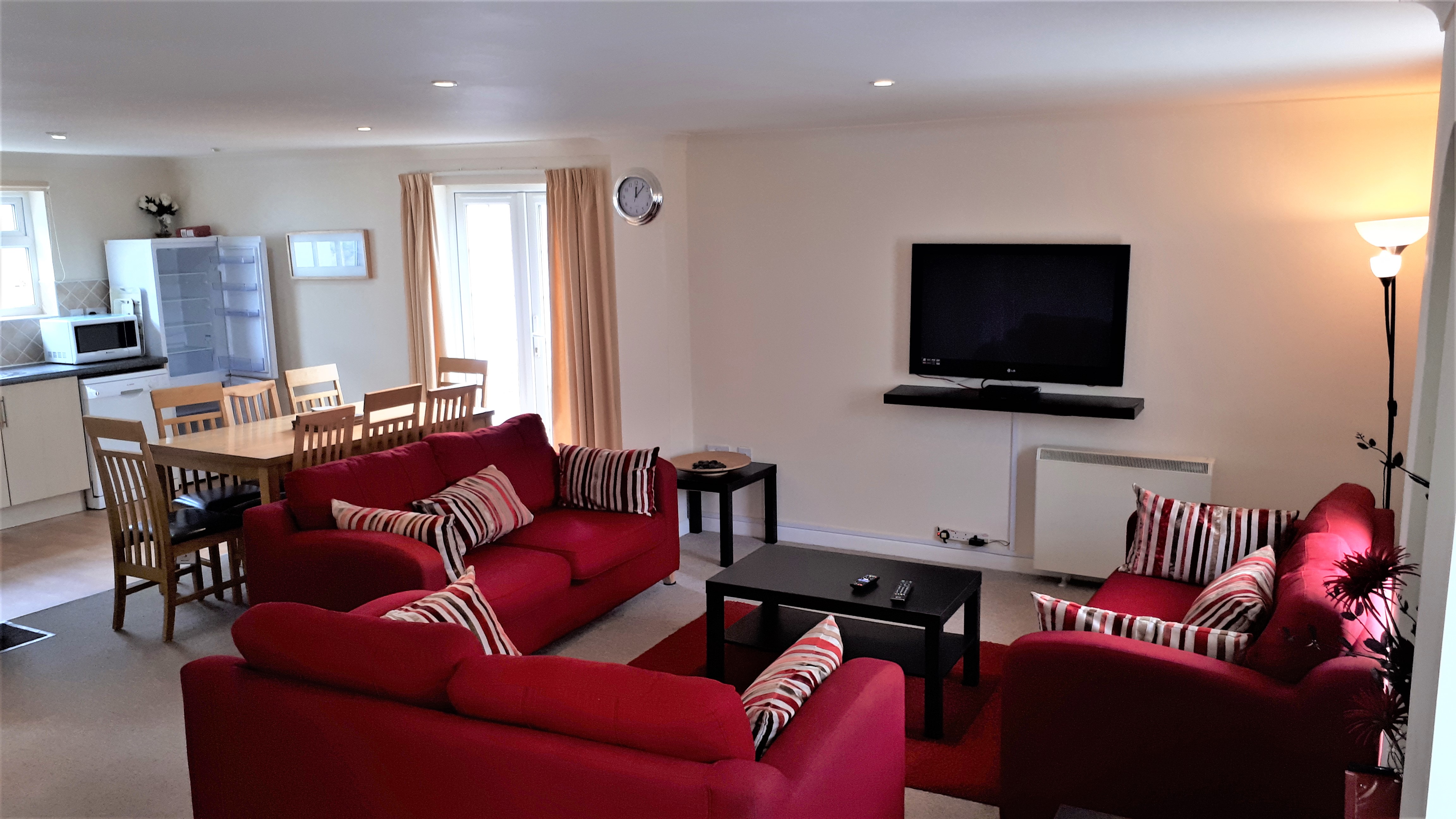 Lodge 34 Open plan Lounge, Dining, Kitchen at Atlantic Reach Resort. www.newquay-selfcatering.com