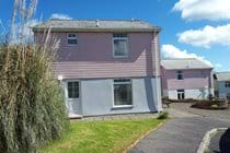 Detached 4Bed/3Bath Cottage