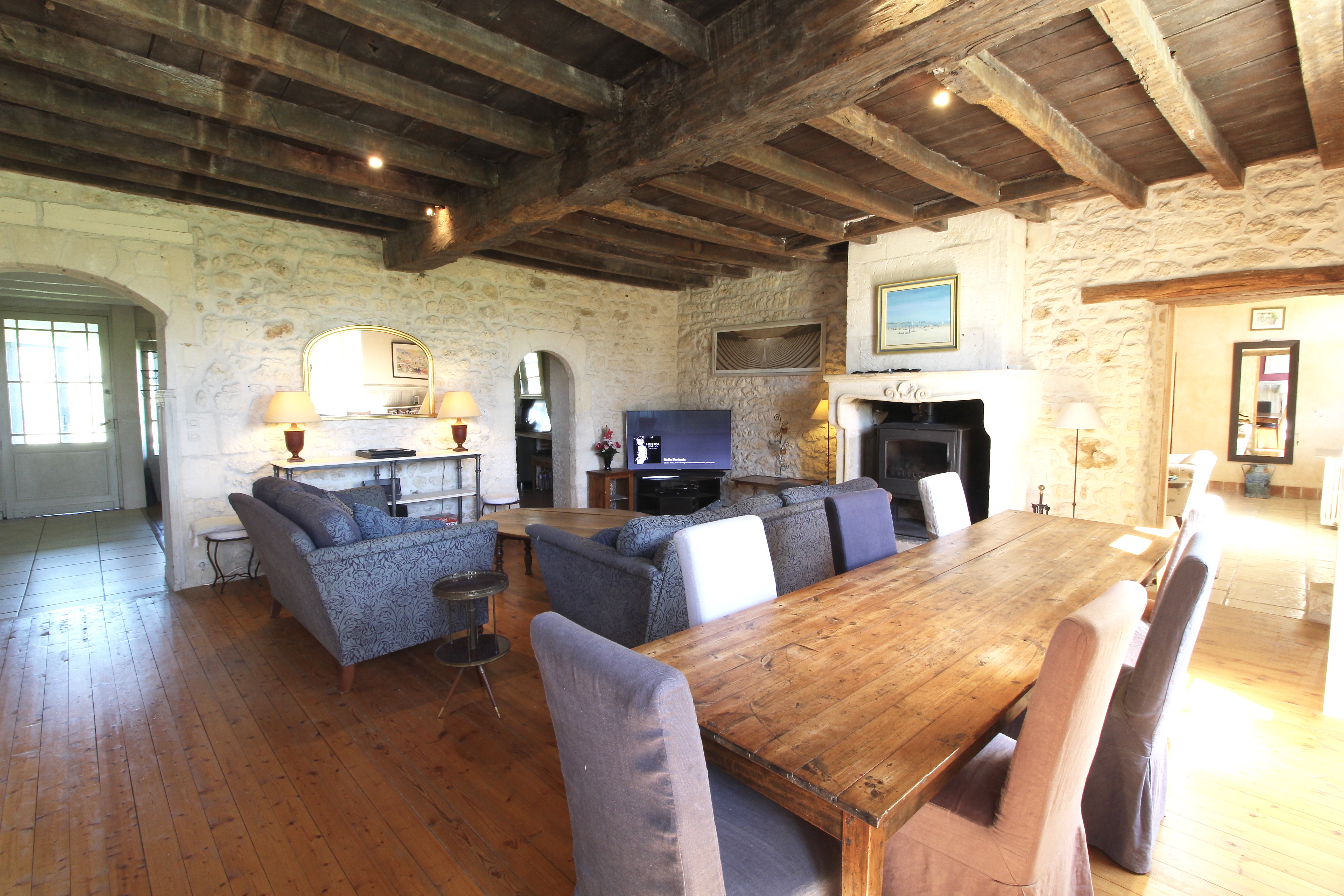 And again, together with 55” Samsung TV and soundbar