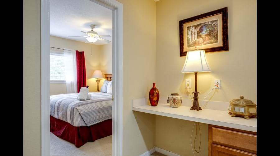 US King Bedroom 2 US King Bedroom 2 - desk space to catch up if you need to while here