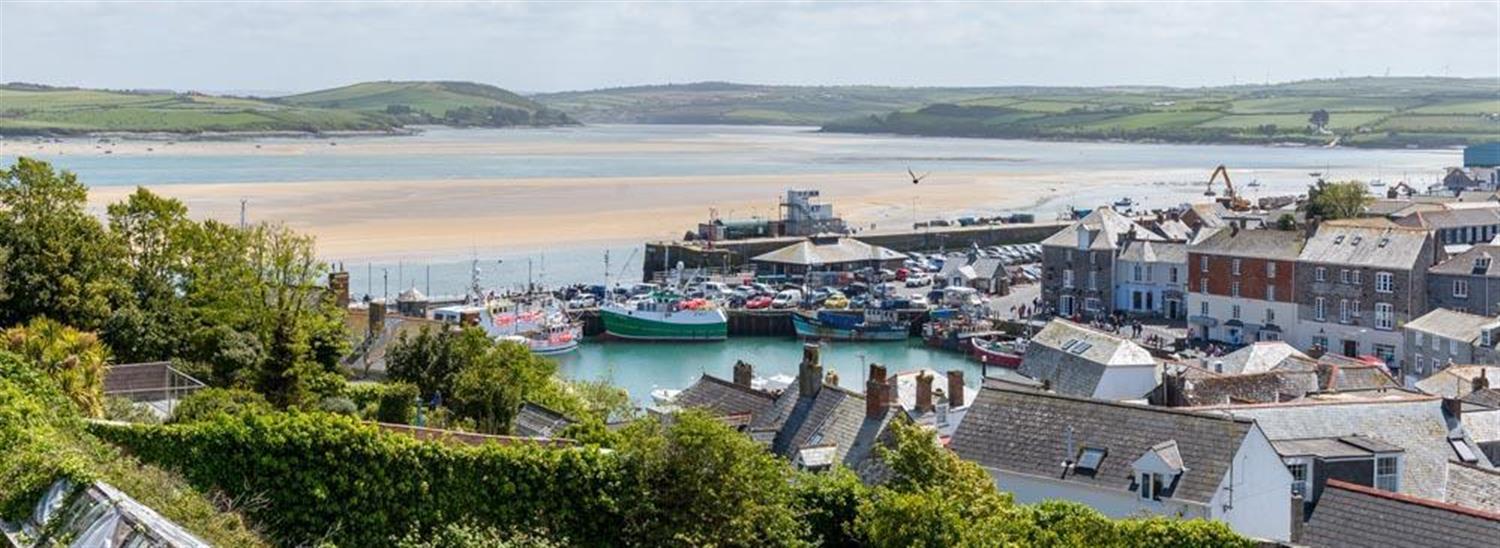 Holiday home overlooking Padstow and the Camel Estuary Harbour View