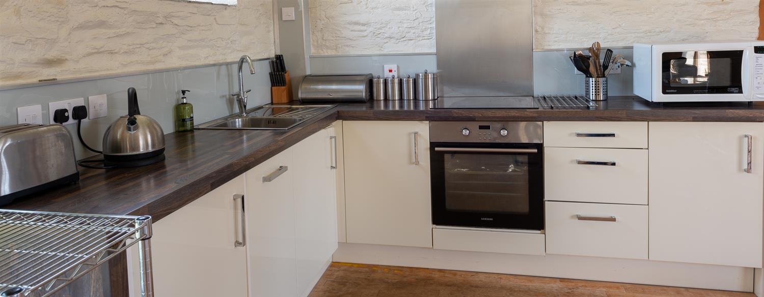 L-shaped Kitchen cabinet range