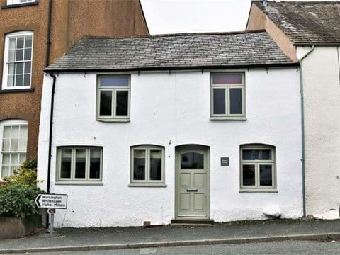 Saddlers Cottage - Quirky, but elegant