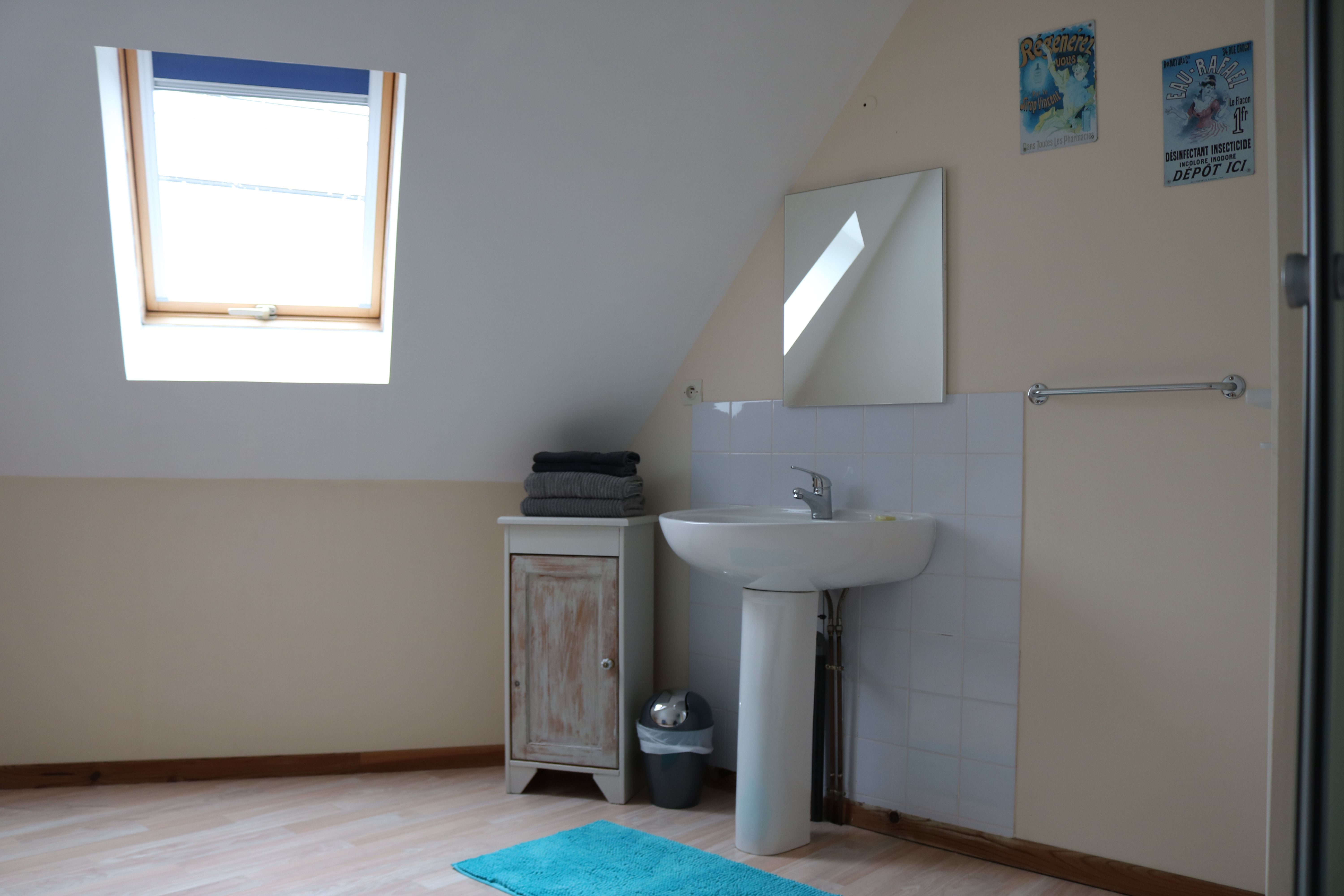 Antoine upstairs Bathroom