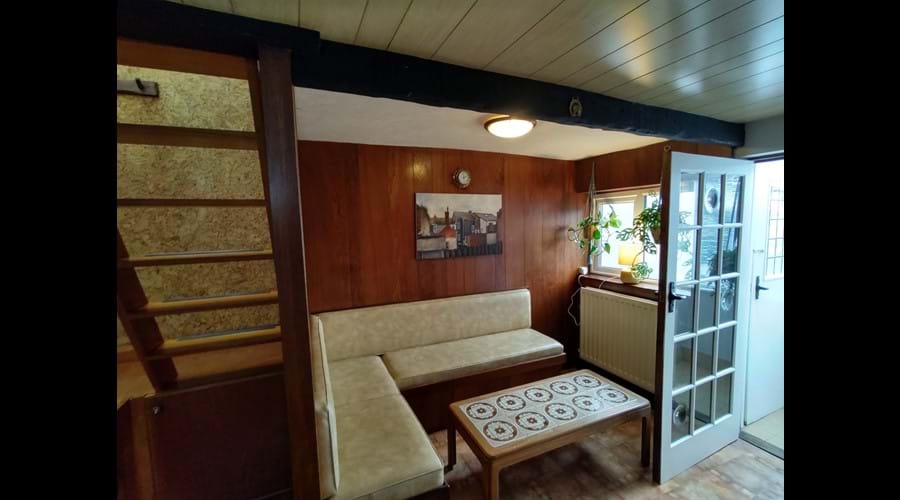 Kitchen Seating Area