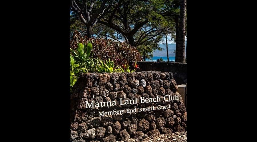 Mauna Lani Beach Club entrance