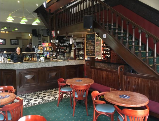 Best Pubs and Bars in the Blue Mountains Careel Cottages