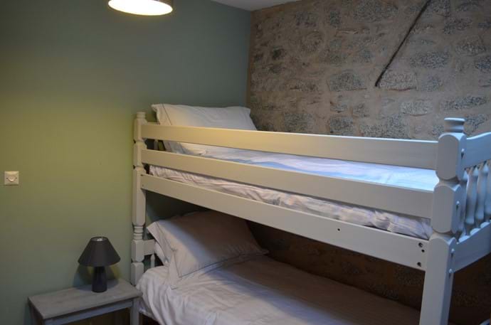 The Sidings - 4 person gîte - second bedroom with bunk beds and cot