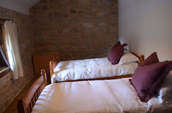 The Railway Cottage - 10 person gîte - large bedroom with two single beds