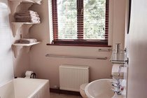Bathroom Full bathroom with 3 piece suite