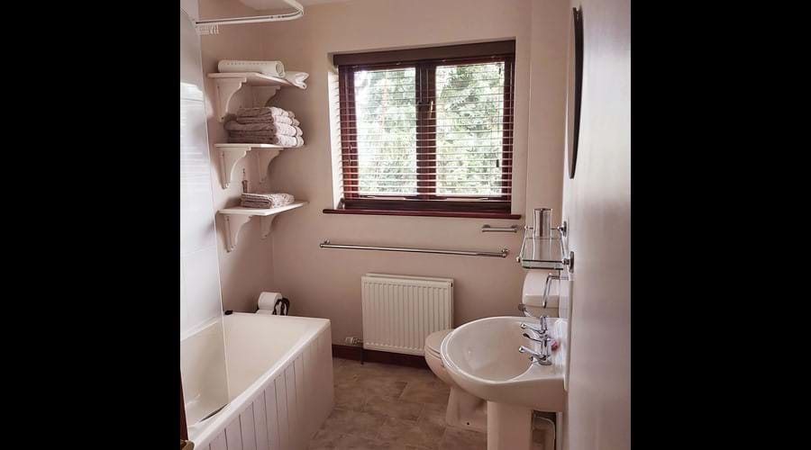 Bathroom with 3 piece suite