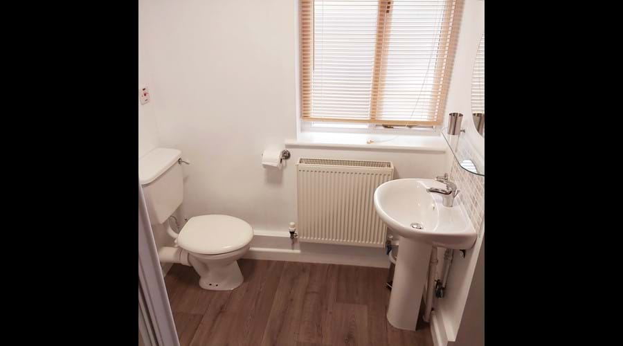 King en-suite bathroom