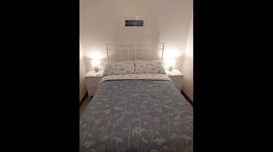 Bedroom Cosy double bed with 2 wardrobes and storage