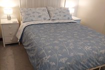 Bedroom Cosy double bed with 2 wardrobes and storage