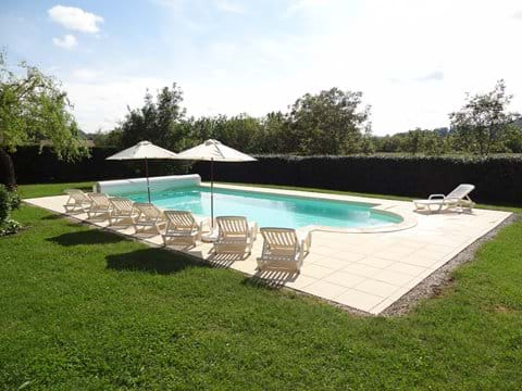 Private 10x5m heated pool