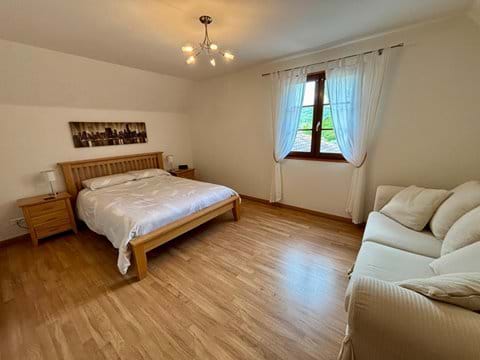 Upstairs king bedroom