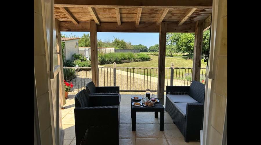 Or for an al fresco French breakfast or light lunch