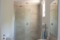 En suite to upstairs Master bedroom with