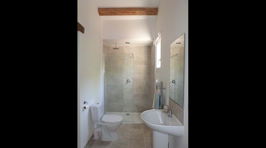 En suite to upstairs Master bedroom with