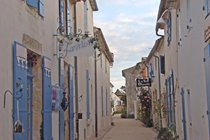 One of the many picturesque lanes in nearby Talmont sur Gironde as the sun starts to set