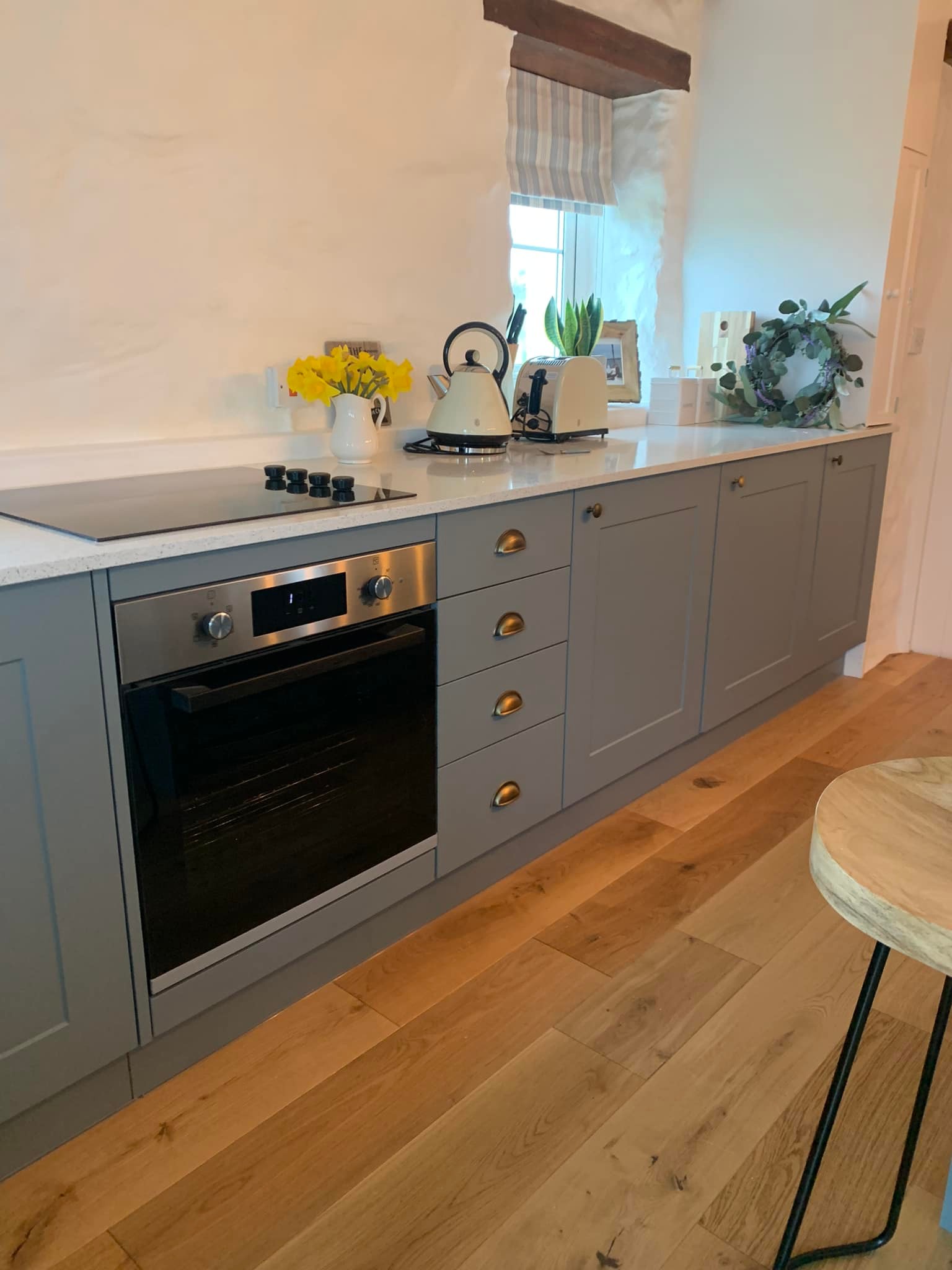 Integrated appliances - dishwasher, fridge/freezer, washing machine, oven, microwave and hob