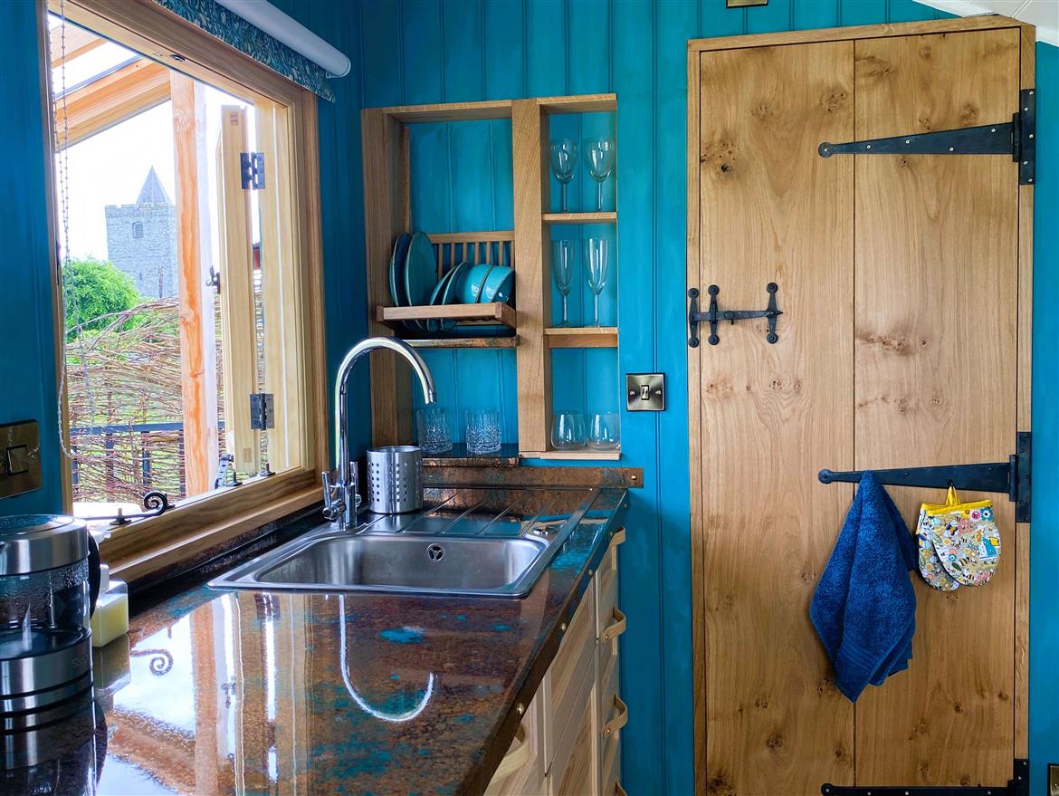 Luxury Boutique glamping cabin, Aberystwyth Mid Wales Copper worktop